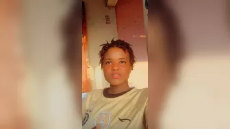 Aicha Melan Diallo se déshabille pour son copain