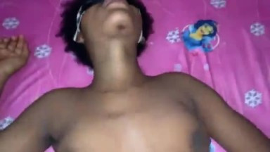 Un autre scandale sexuel : mon professeur m'a invité à une vidéo porno