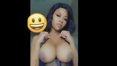 Elle envoi cette video a son copain qui le partage