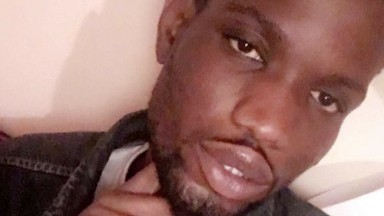 Le goorjiguen Abdou Diop (+221785399376) Menace Kocc pour avoir publié ses videos sur babiporno.com