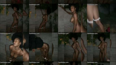 Durban Babe avec de beaux seins modélisant nue